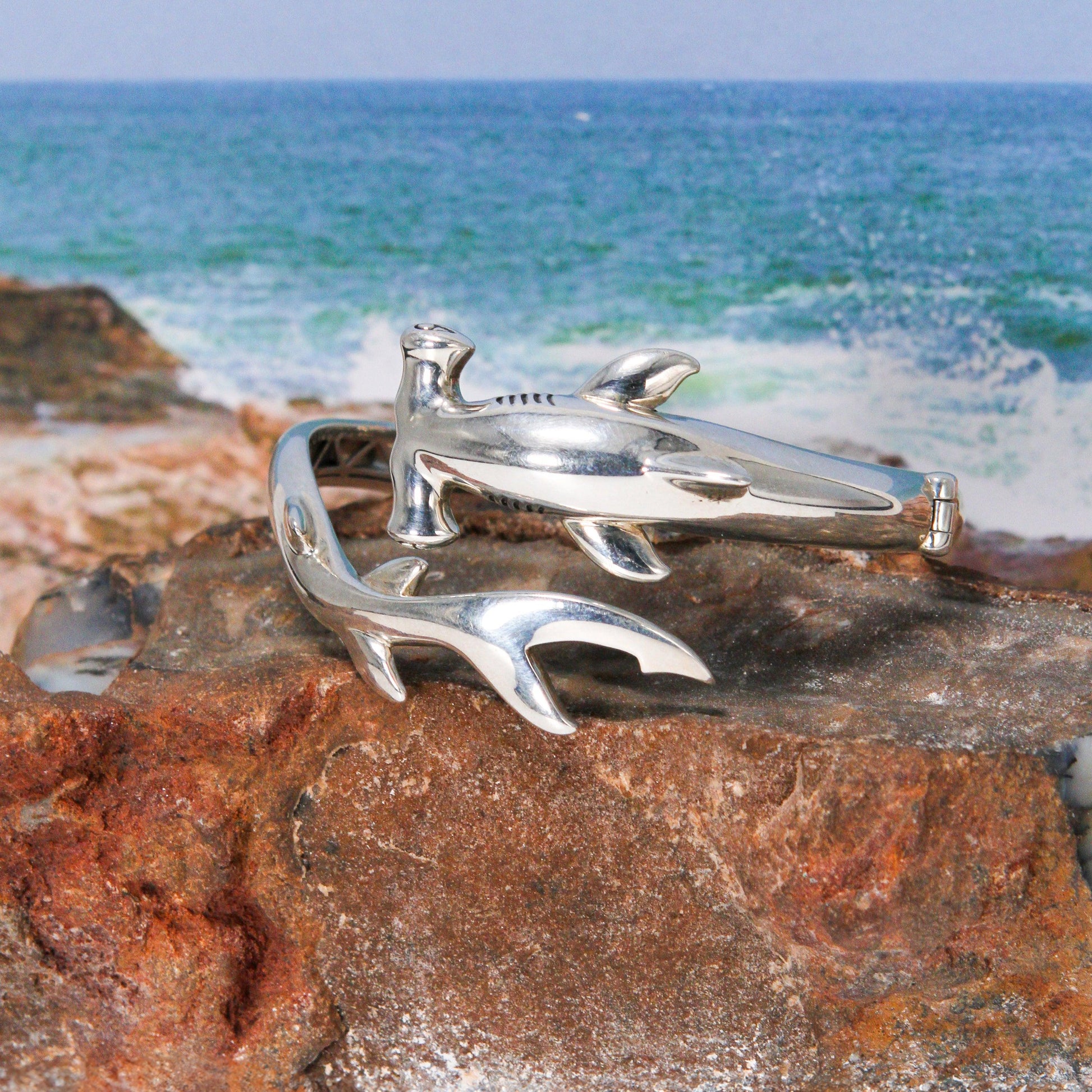 Hammerhead Shark Silver Cuff Bracelet with open lock TBA221 - peterstone.dropshipping