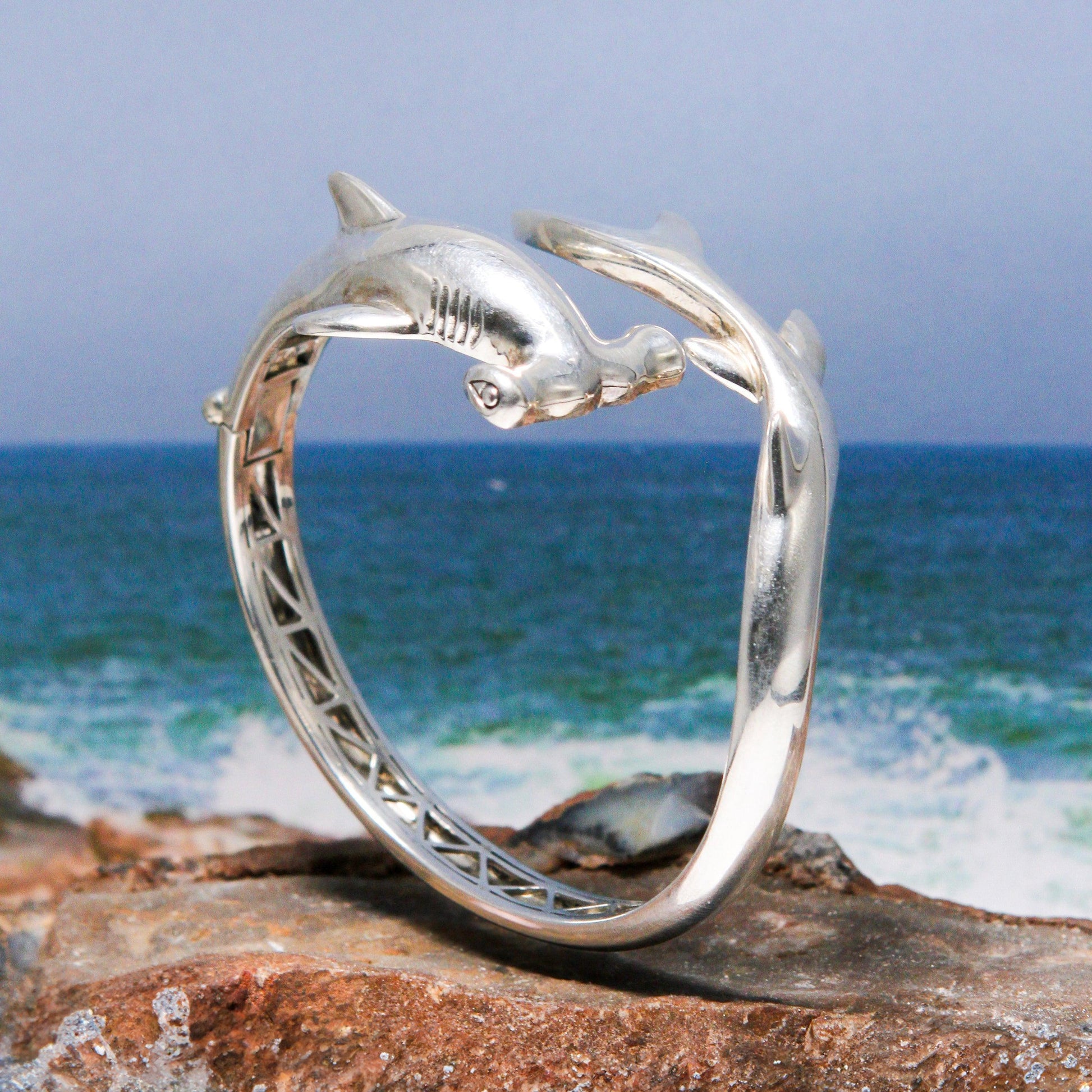 Hammerhead Shark Silver Cuff Bracelet with open lock TBA221 - peterstone.dropshipping