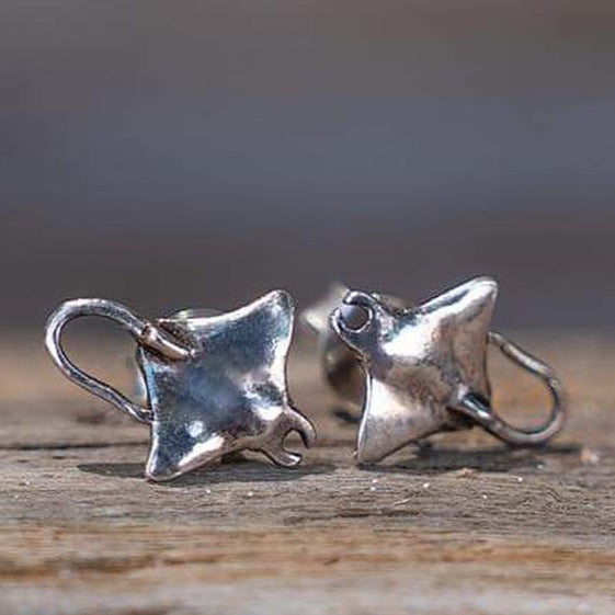 Manta Ray Silver Post Earrings TE926