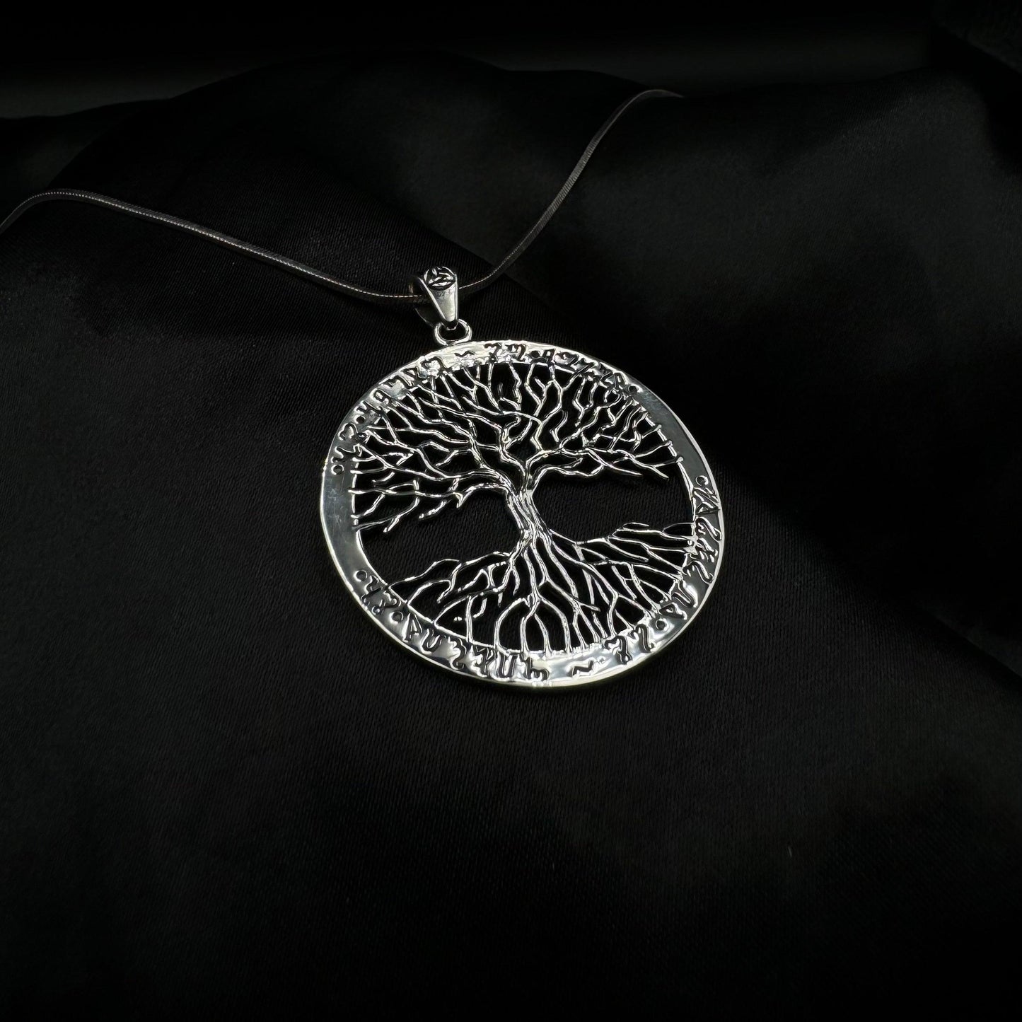 Continuously Inspiring - The Ethereal Symbol of the Theban Tree of Life Pendant TPD1043