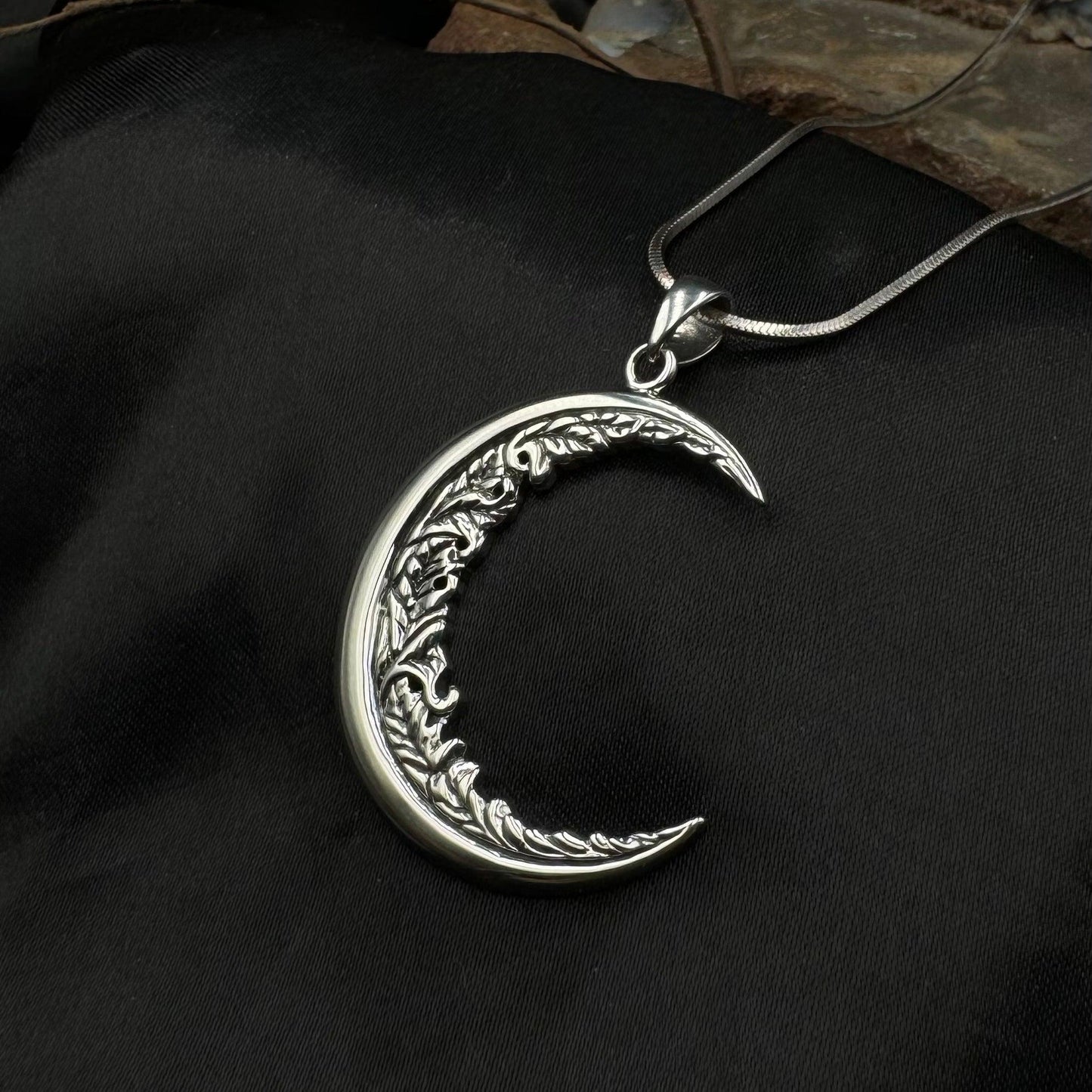 Moon Vines Silver Pendant TPD3347