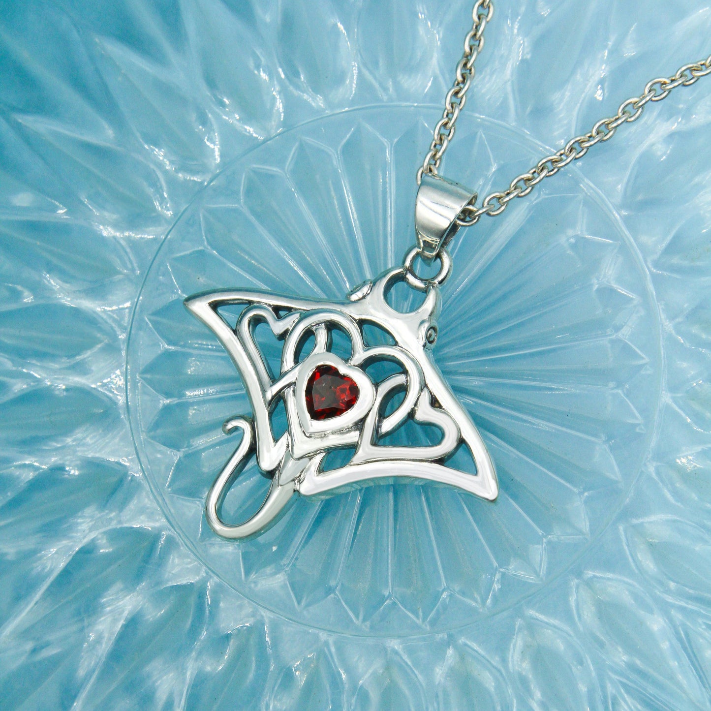 Manta ray with Triple Heart Silver Pendant With Gemstone in the Center TPD6072 - Wholesale Jewelry